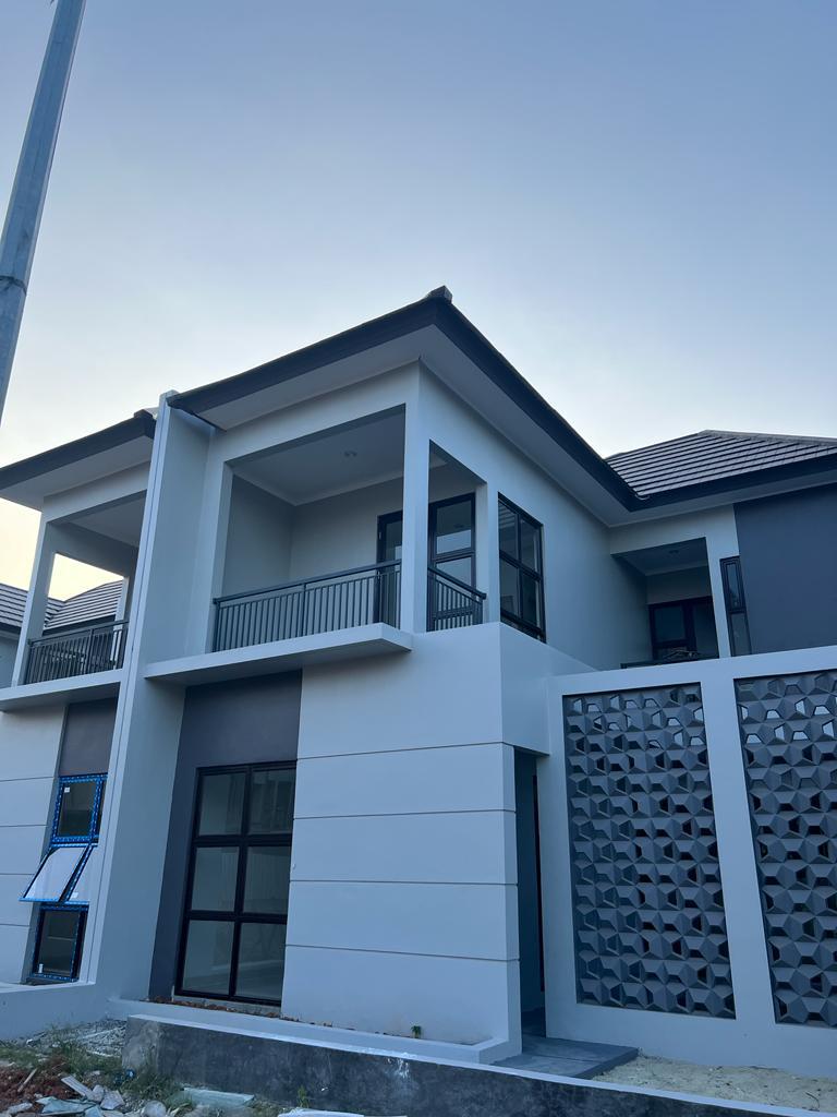 DiJual Rumah 2 Lantai Cluster Cherry Ville Grand Wisata